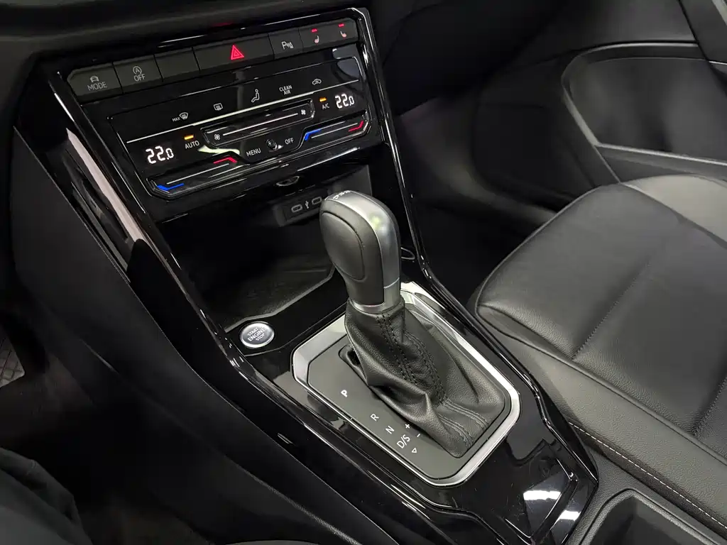 Volkswagen T-Roc 2022 — фото 12