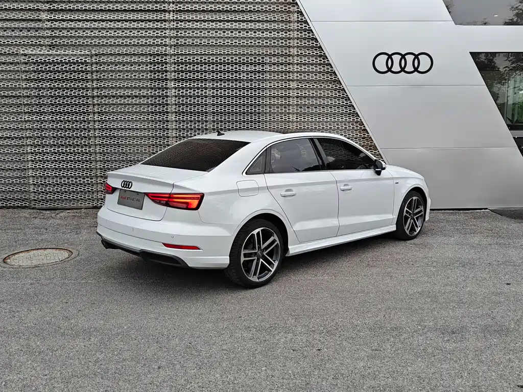 Audi A3 2020 — фото 4