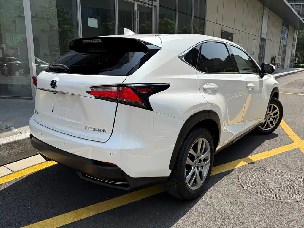 Lexus NX 2017 — фото 2