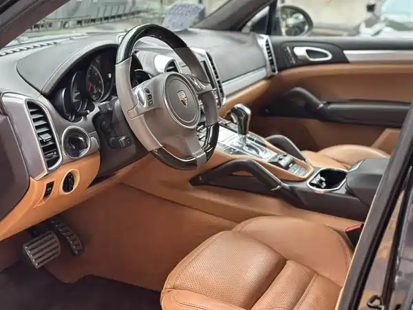 Porsche Cayenne 2011