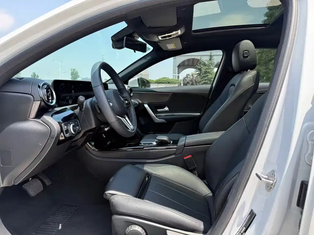 Mercedes-Benz A-Class 2020 — фото 4