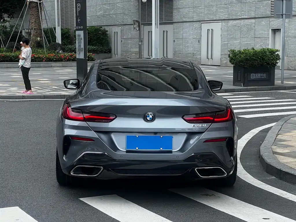 BMW 8 Series 2021 — фото 10
