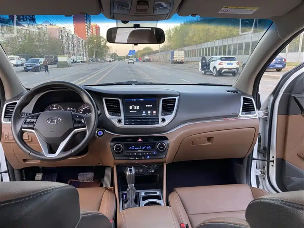 Hyundai Tucson 2016 — фото 10
