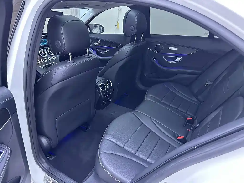 Mercedes-Benz C-Class 2022 — фото 9