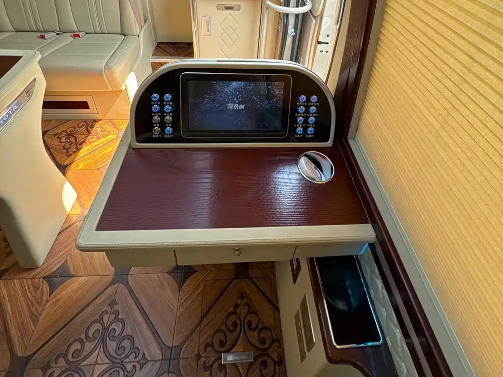 Toyota Coaster 2020 — фото 18