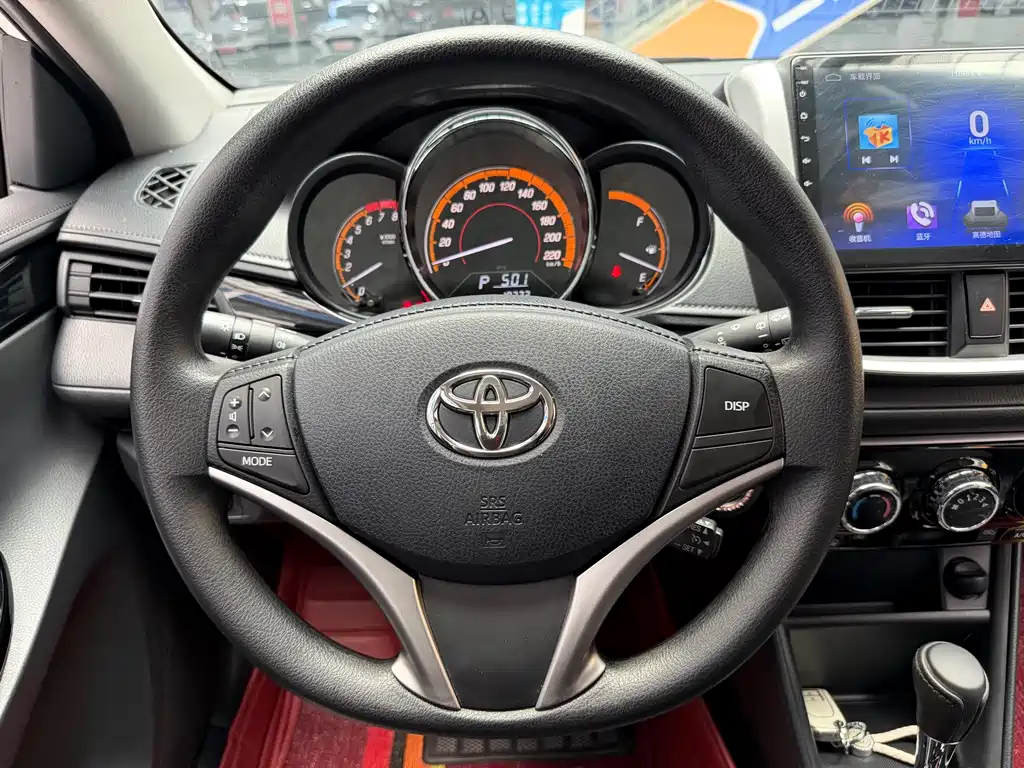 Toyota Yaris L 2022 — фото 11