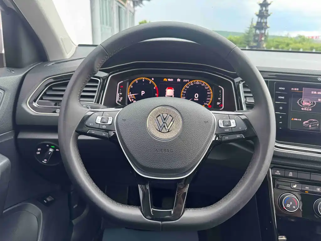 Volkswagen T-Roc 2022 — фото 15
