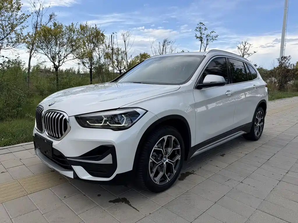 BMW X1 2022 — фото 1