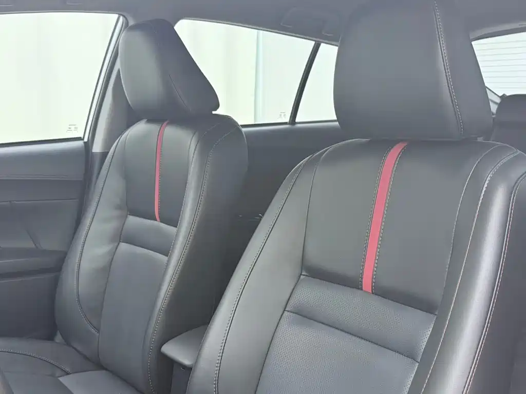 Toyota Yaris L 2022 — фото 16