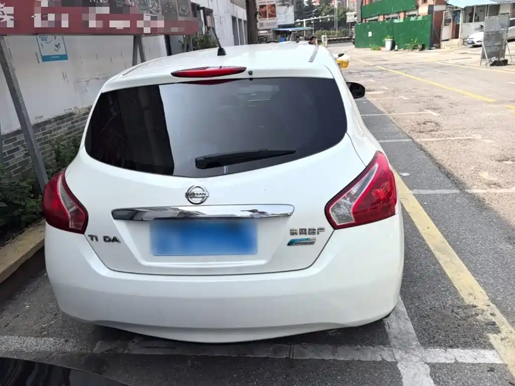 Nissan Tiida 2014