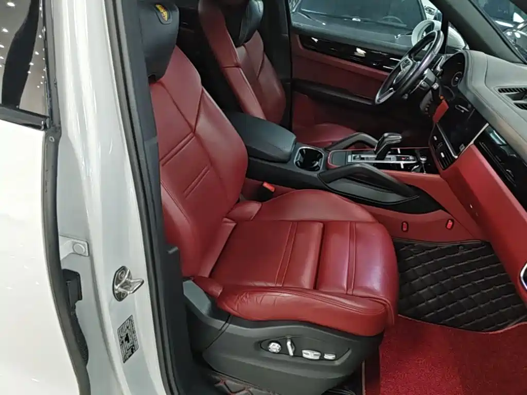 Porsche Cayenne Hybrid 2020 — фото 25
