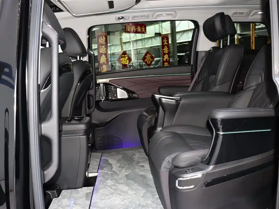 GAC Motor Trumpchi M8 2023 — фото 11
