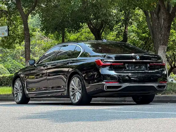 BMW 7 Series 2021