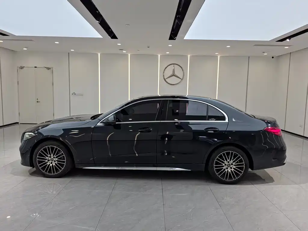 Mercedes-Benz C-Class 2023 — фото 6