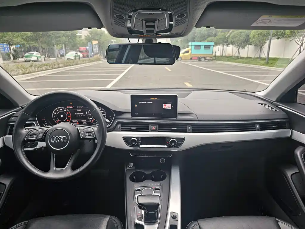 Audi A4L 2018 — фото 3