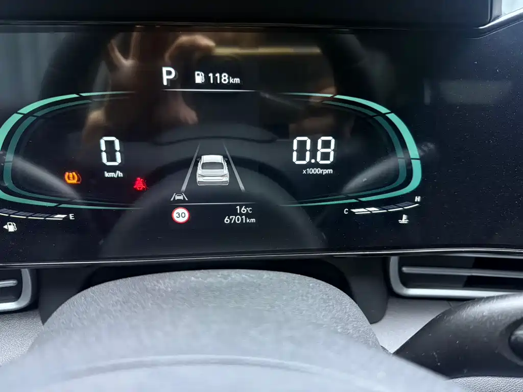 Hyundai Elantra 2023 — фото 20