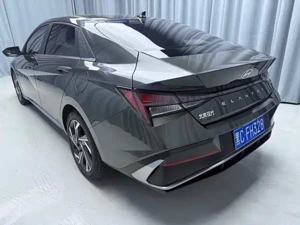 Hyundai Elantra 2023