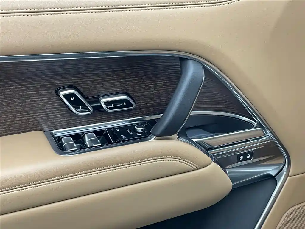 Land Rover Range Rover 2023 — фото 10