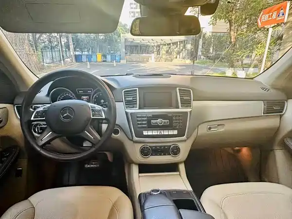 Mercedes-Benz M-Class 2015