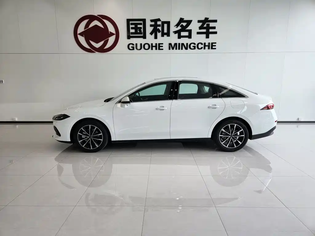 Roewe D7 — фото 3