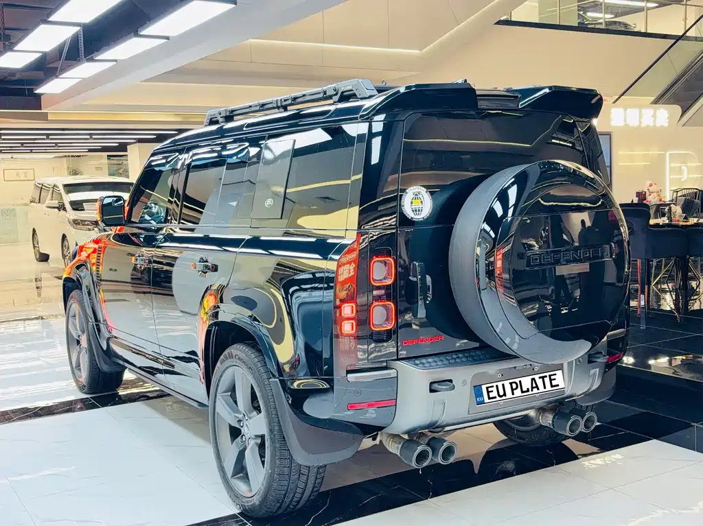 Land Rover Defender 2023 — фото 3