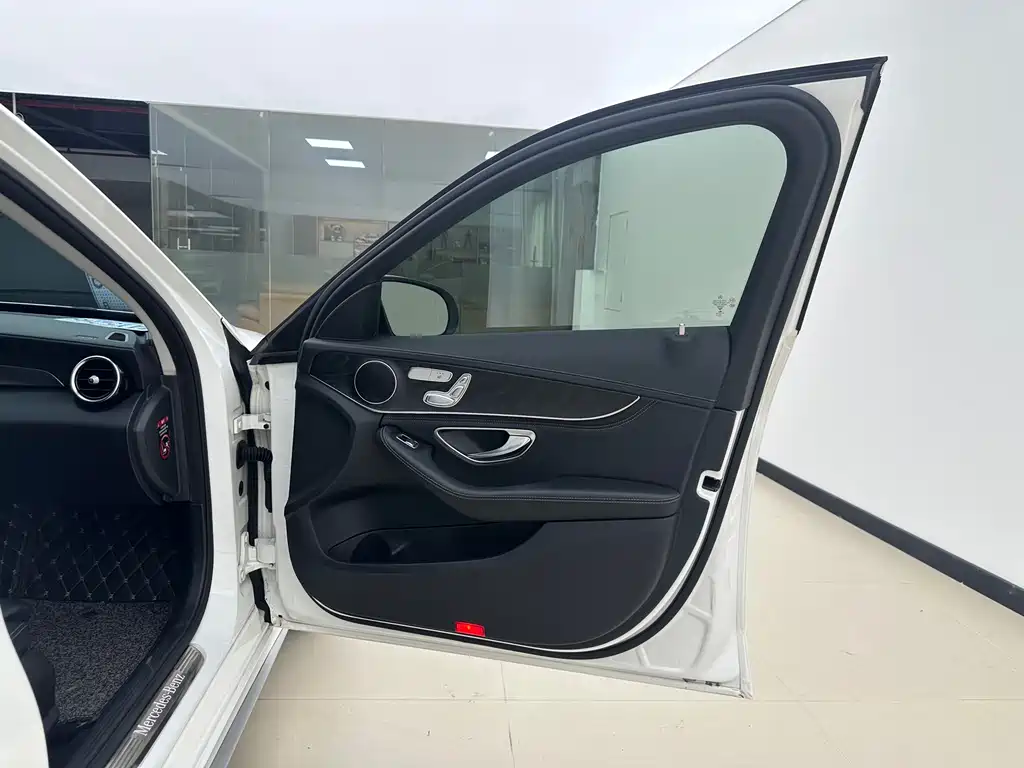 Mercedes-Benz C-Class 2020 — фото 24