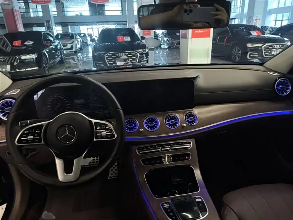 Mercedes-Benz E-Class 2019 — фото 10