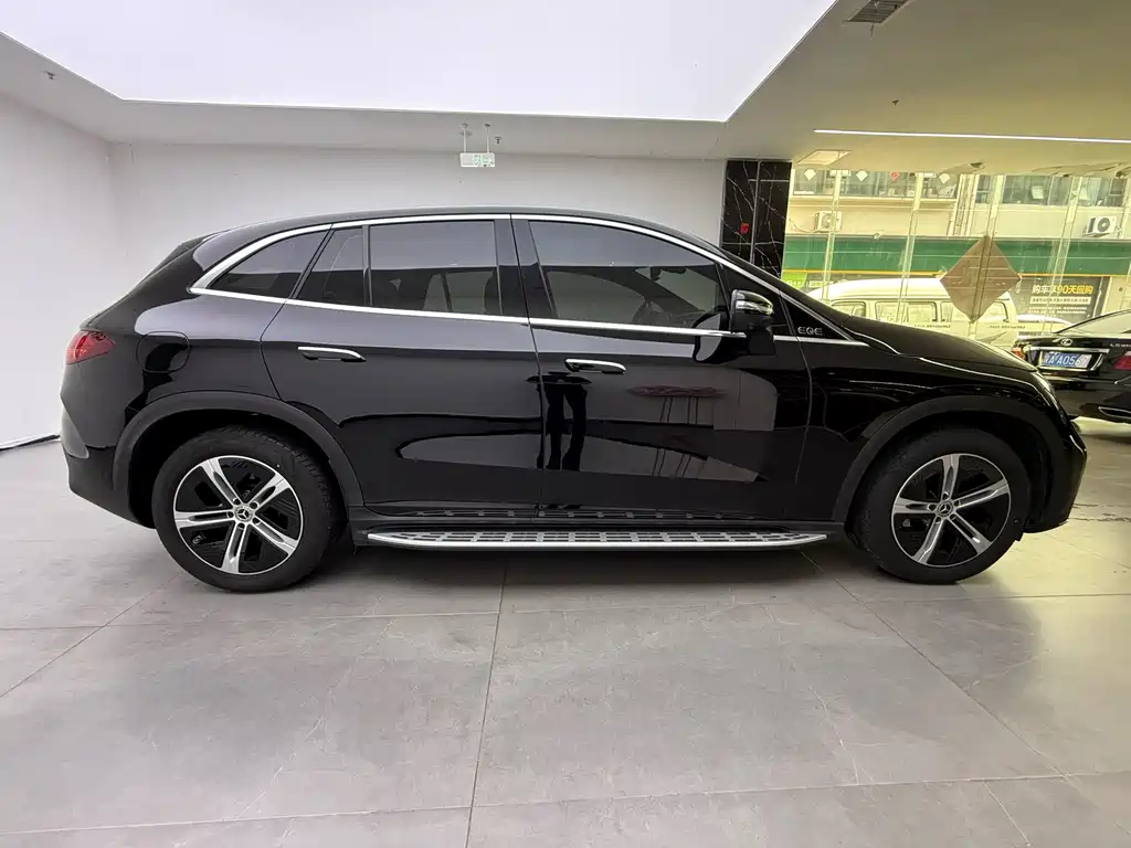 Mercedes-Benz EQE SUV 2025 — фото 17