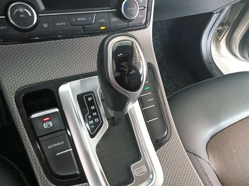 Geely Emgrand GS 2018 — фото 10