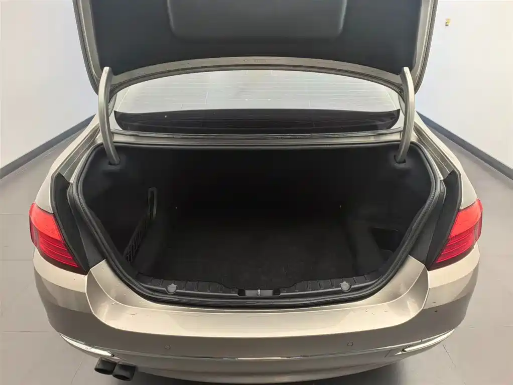 BMW 5 Series 2016 — фото 14