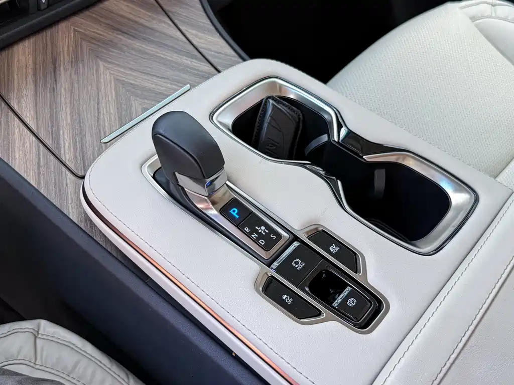 Lexus LM 2025 — фото 11