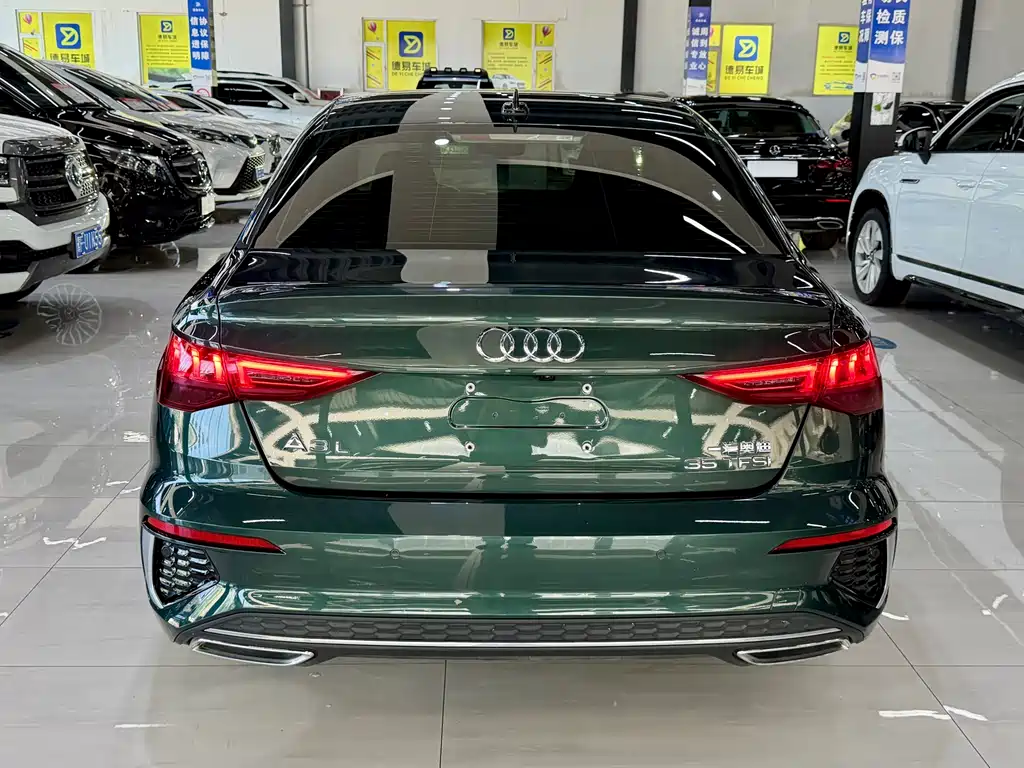 Audi A3 2023 — фото 10