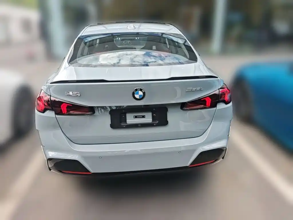 BMW 2 Series 2025 — фото 10