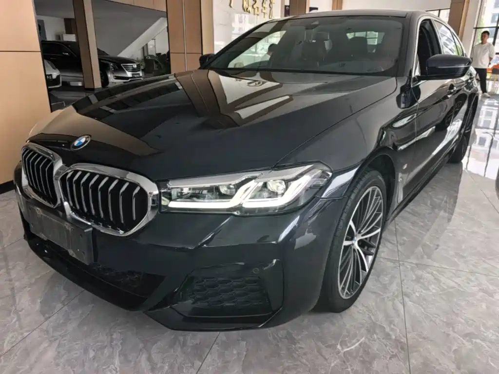 BMW 5 Series 2023 — фото 1