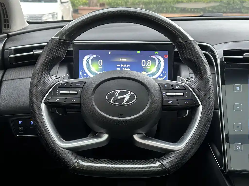 Hyundai Tucson 2023 — фото 13