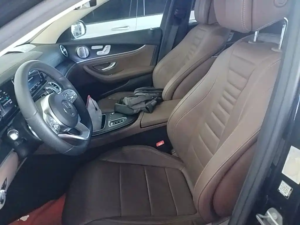 Mercedes-Benz E-Class 2019 — фото 15