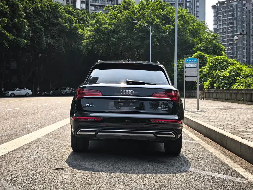 Audi Q5L 2022 — фото 11