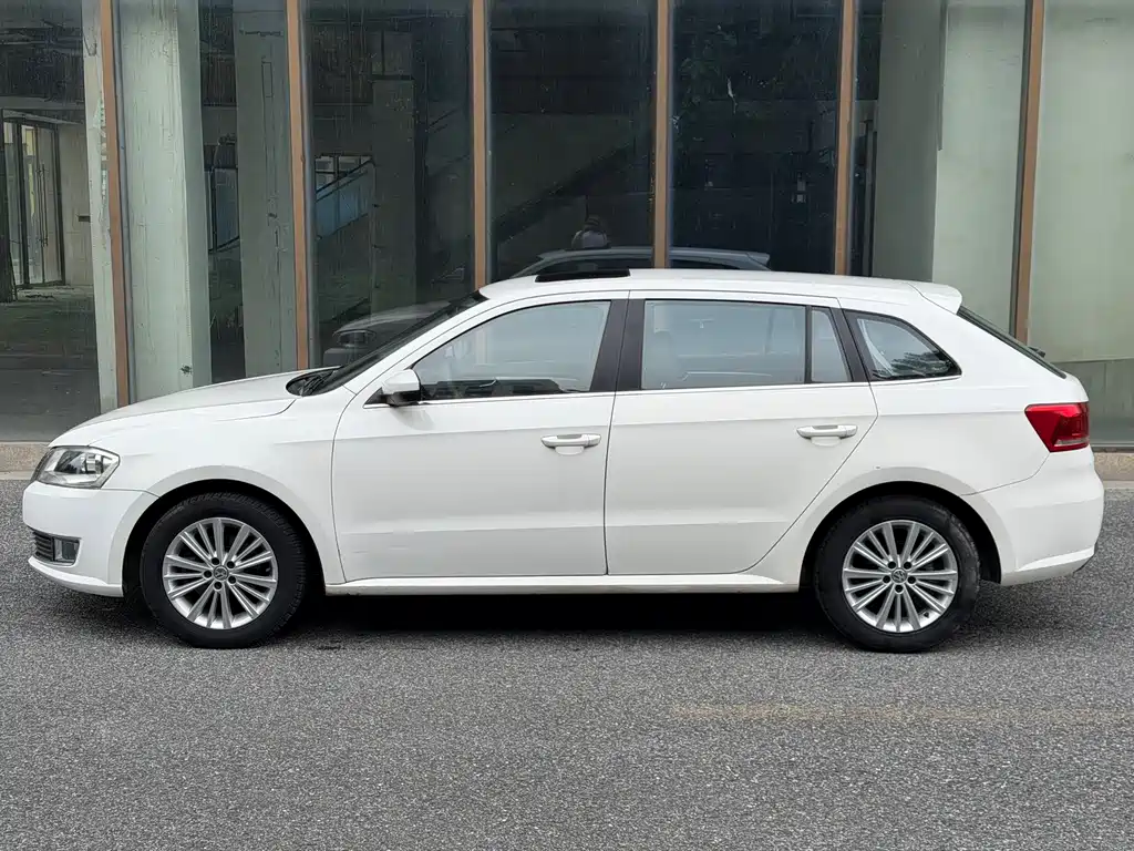 Volkswagen Gran Lavida 2013