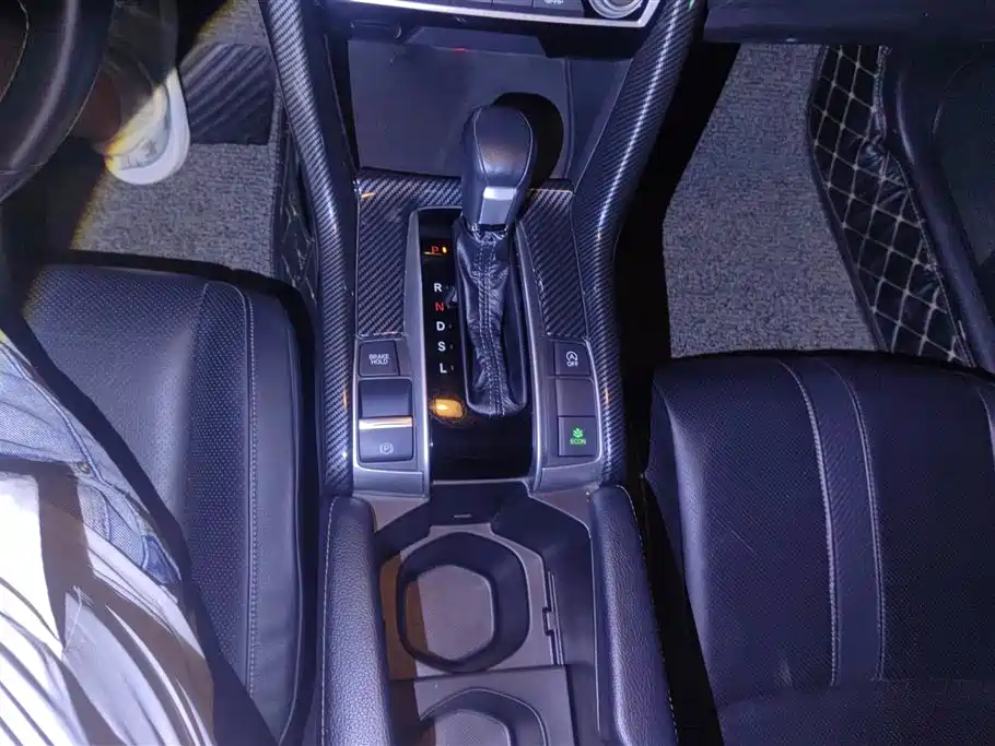 Honda Civic 2018 — фото 16