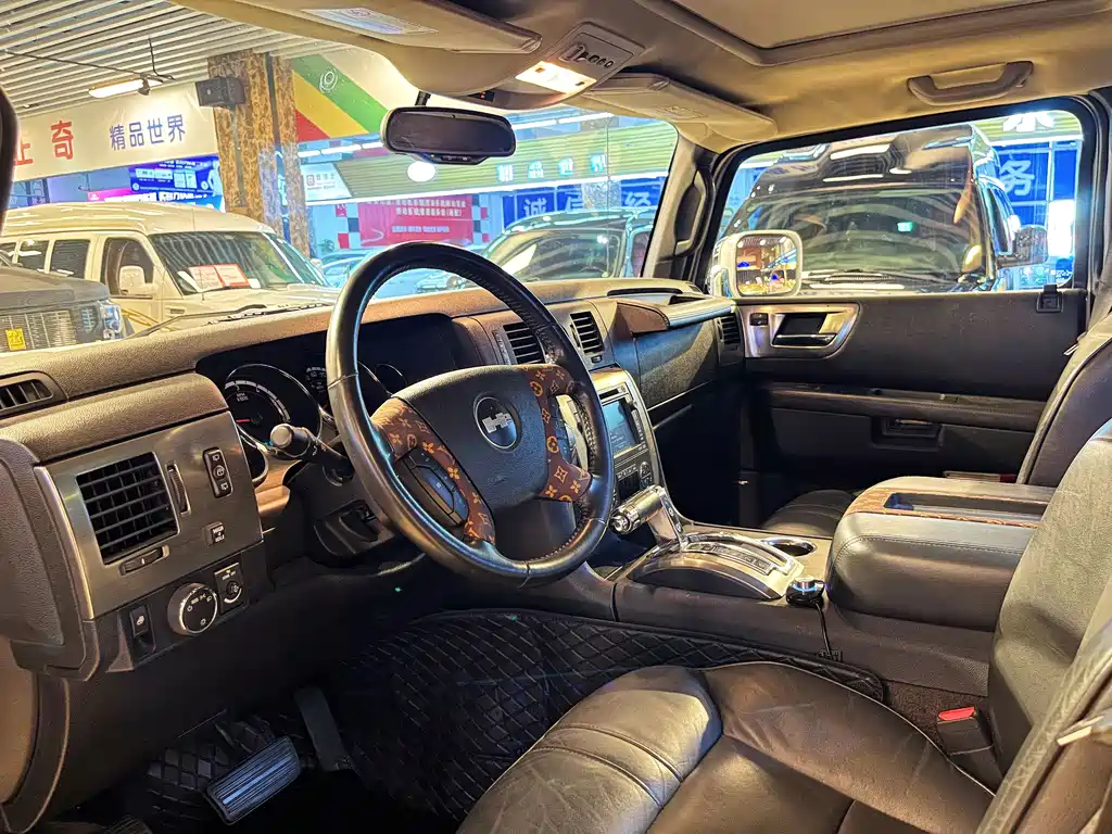 Hummer H2 2014 — фото 15