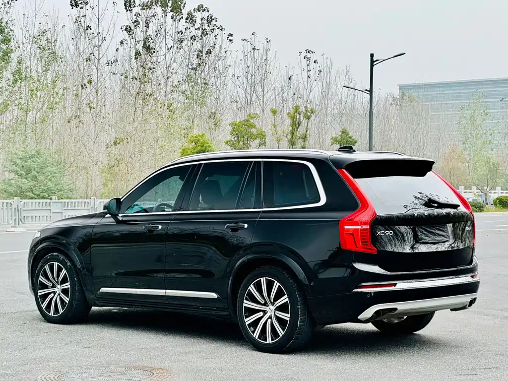 Volvo XC90 2021 — фото 9