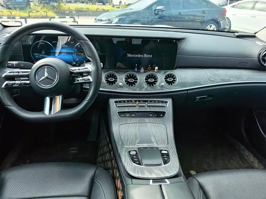 Mercedes-Benz E-Class 2021 — фото 12