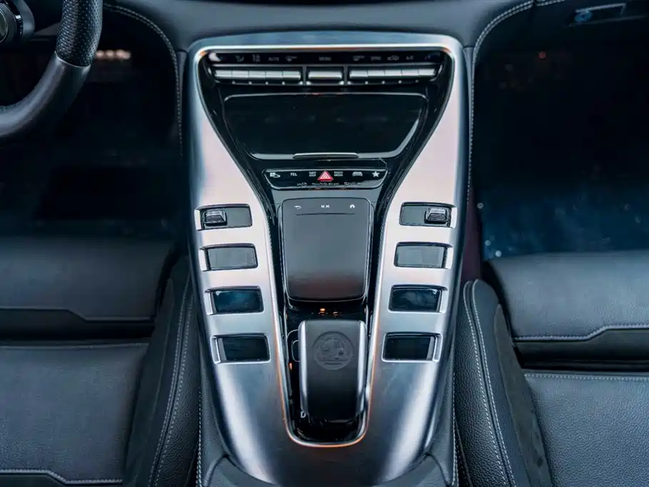 Mercedes-Benz AMG GT 2021 — фото 16