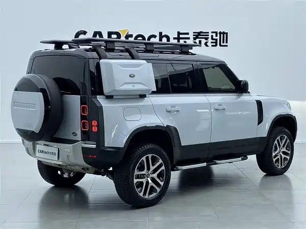Land Rover Defender 2023