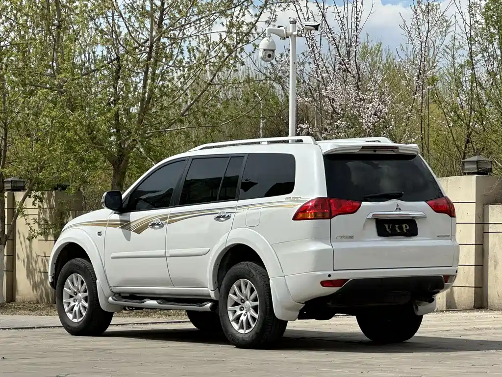 Mitsubishi Pajero Sport 2014 — фото 4