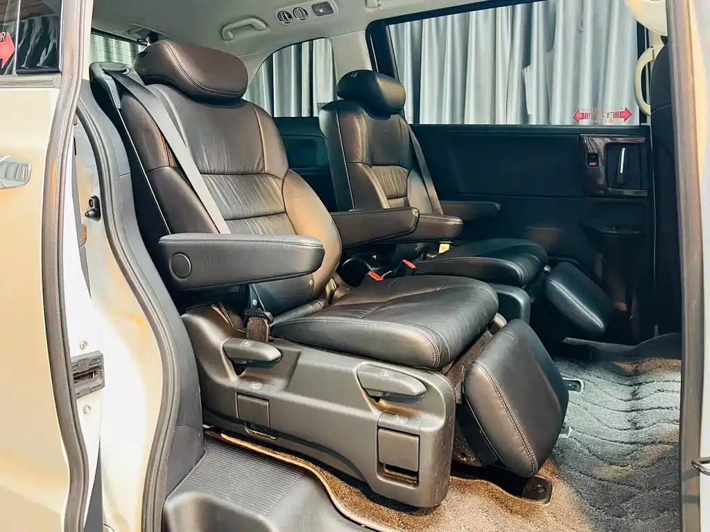 Honda Odyssey 2015 — фото 14