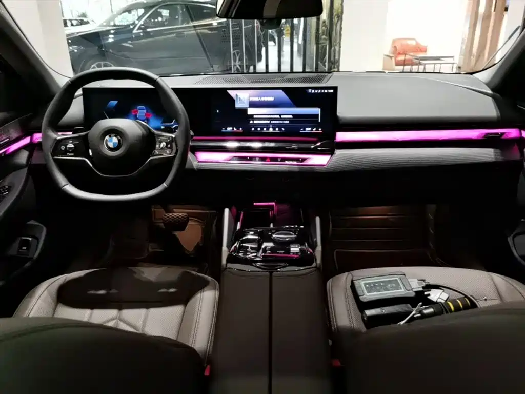 BMW 5 Series 2024 — фото 10