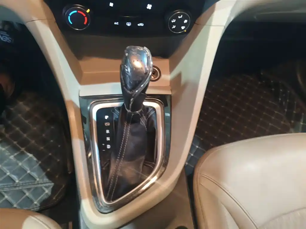 Buick Excelle 2016 — фото 14