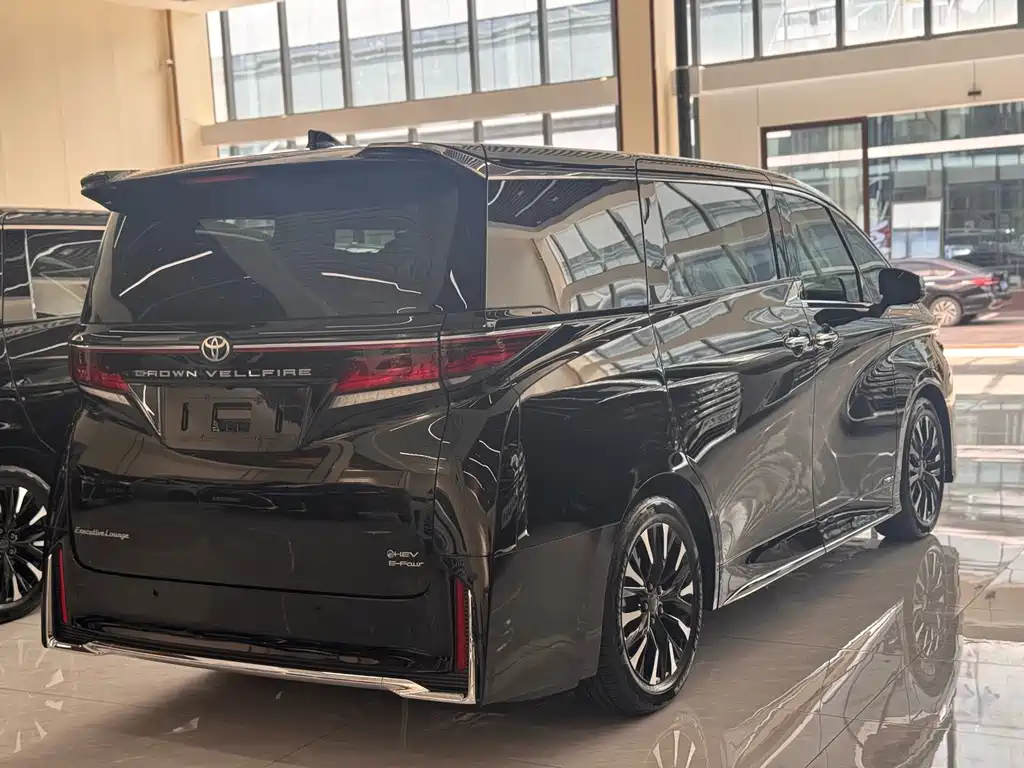 Toyota Vellfire 2025 — фото 11