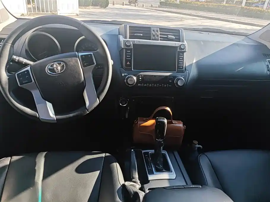 Toyota Prado 2017 — фото 12